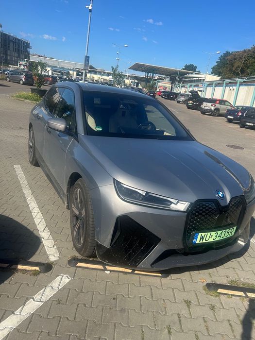 BMW iX