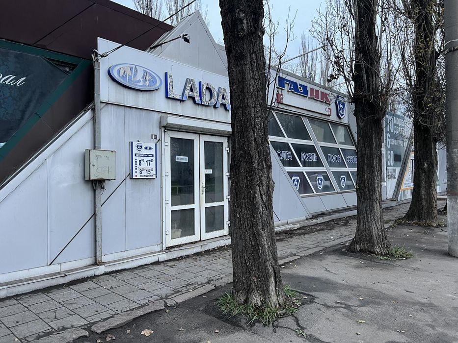 Продаю приміщення на вул. Космонавтів