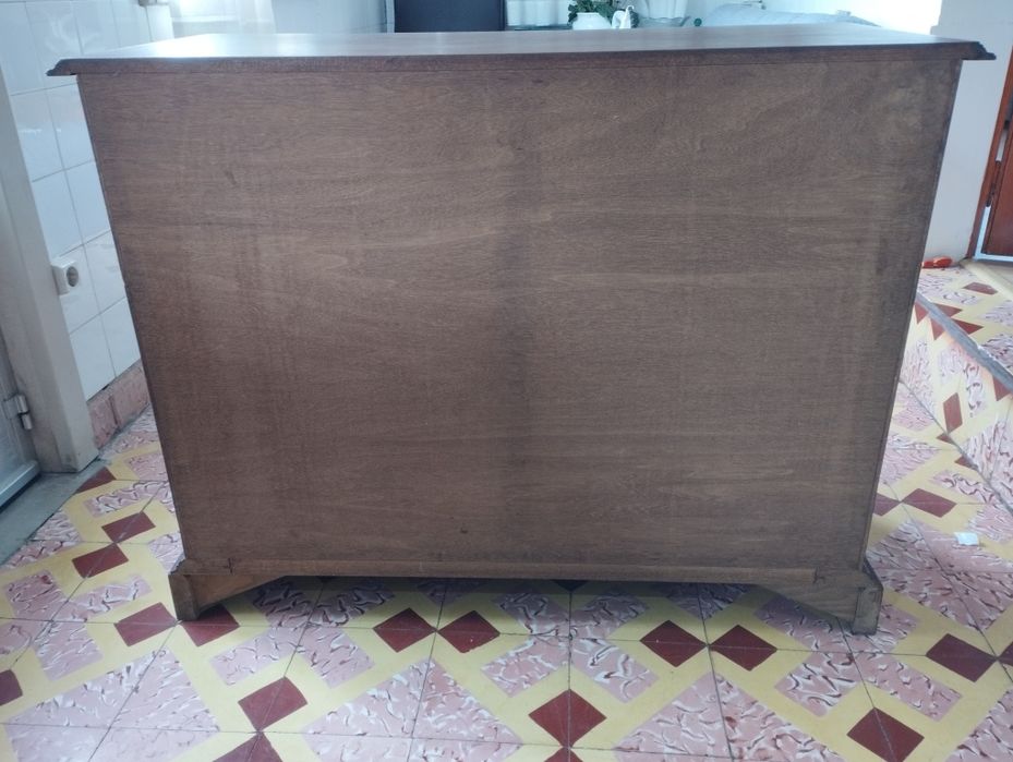 Cómoda em medeira