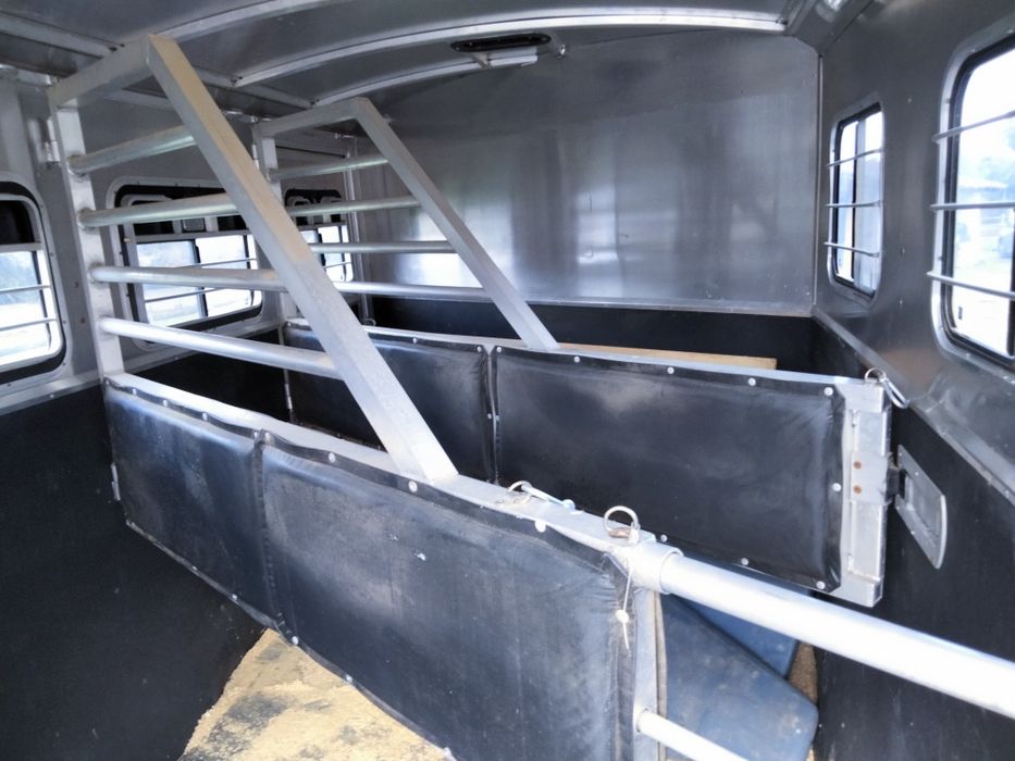 Atrelado/Reboque/Roulote  de cavalos (Softouch by Liberty Inc)