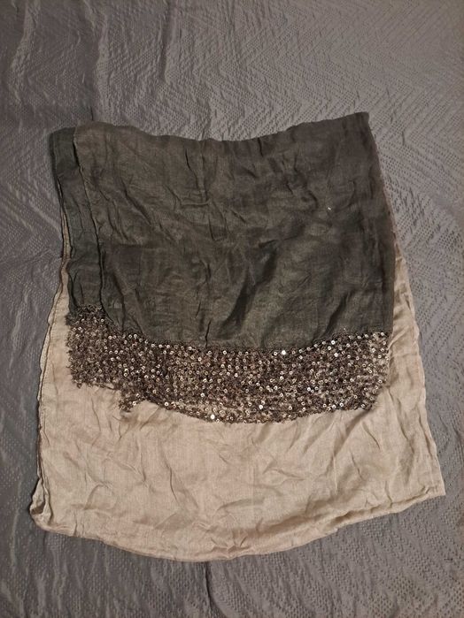 Piekny szary szalik damski