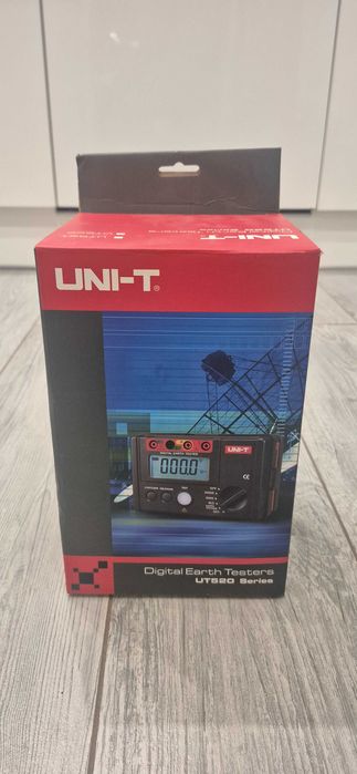 Miernik rezystancji uziemienia Uni-T UT522