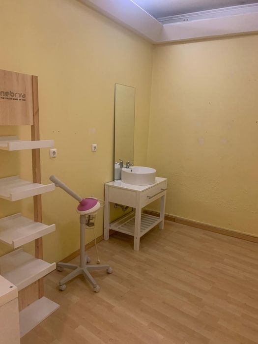 Sala para Estética ou Serviços – Oeiras | Excelente Localização