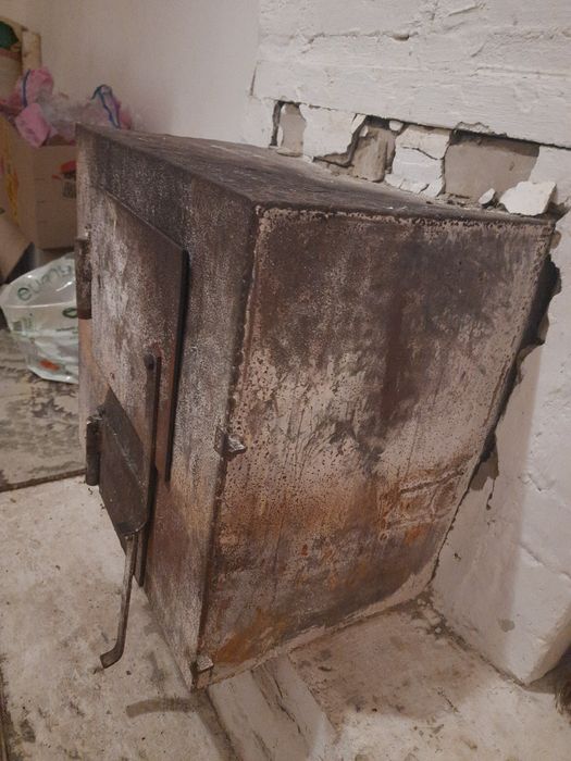 Буржуйка. Користована. Диван