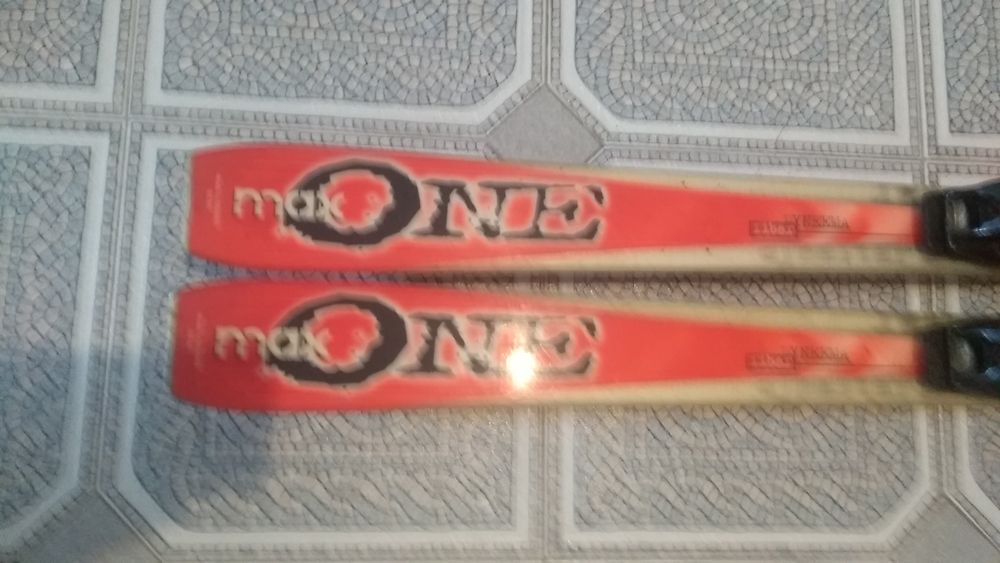 Narty zjazdowe Dynastar