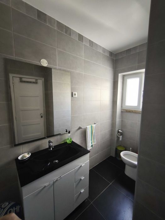 Quarto para arrendar Lisboa - junto à Paiva Couceiro