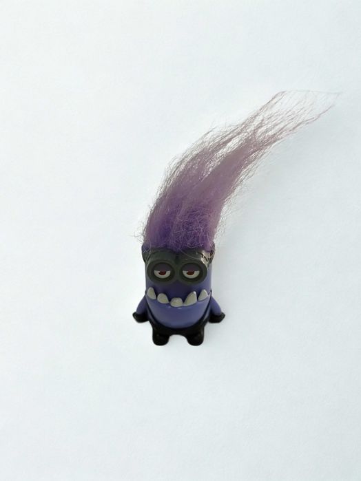 Boneco minion roxo do McDonald´s