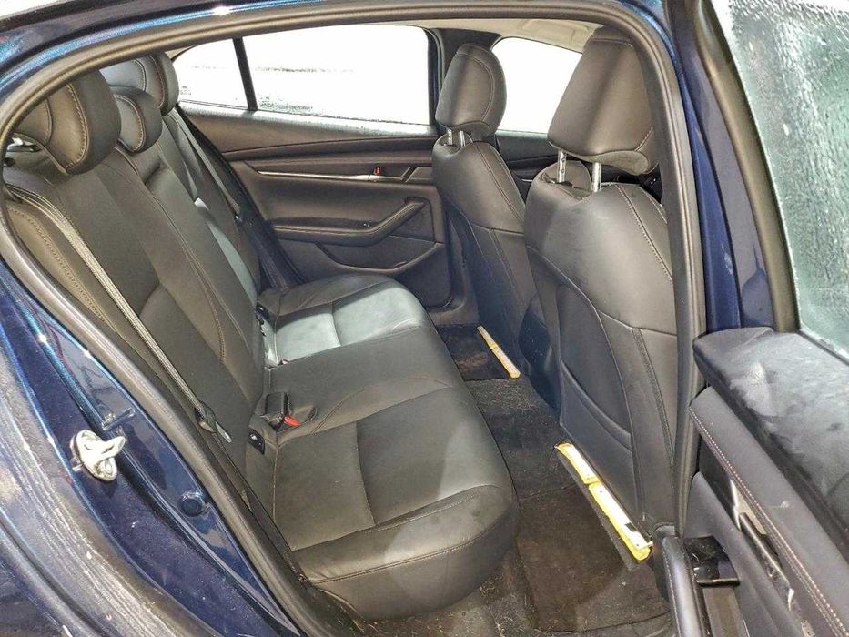 Mazda 3 Preferred 2021 .