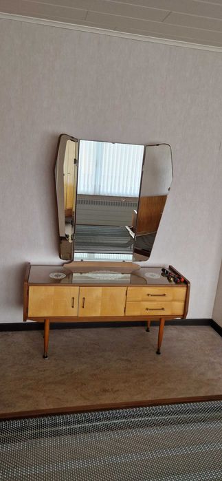 Stara sypialnia szafa komoda z lustrem łóżko z 2 szafkam