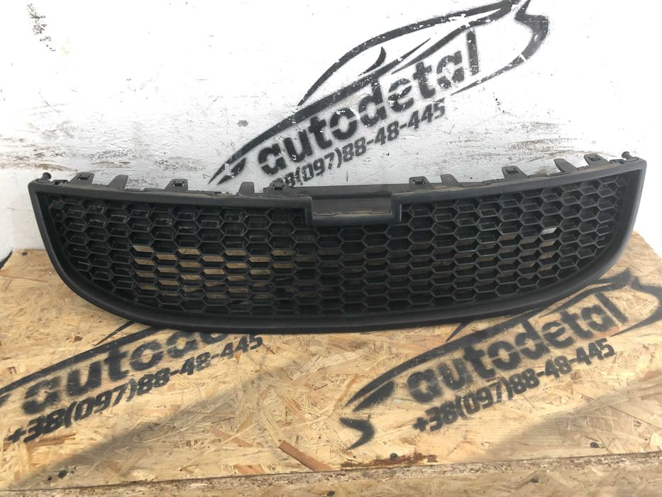 Решітка радіатора Chevrolet Orlando 95032043 решетка орландо 95032033