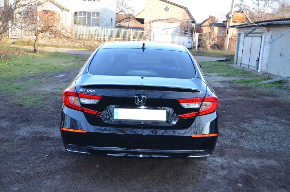 Honda Accord 2019 VIN 1HGCV1F11KA087216 фото оголошення 4 з 17