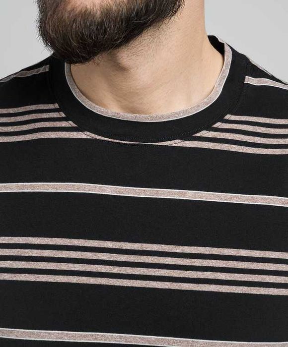 Brunello Cucinelli Чорна футболка в смужку оригінал