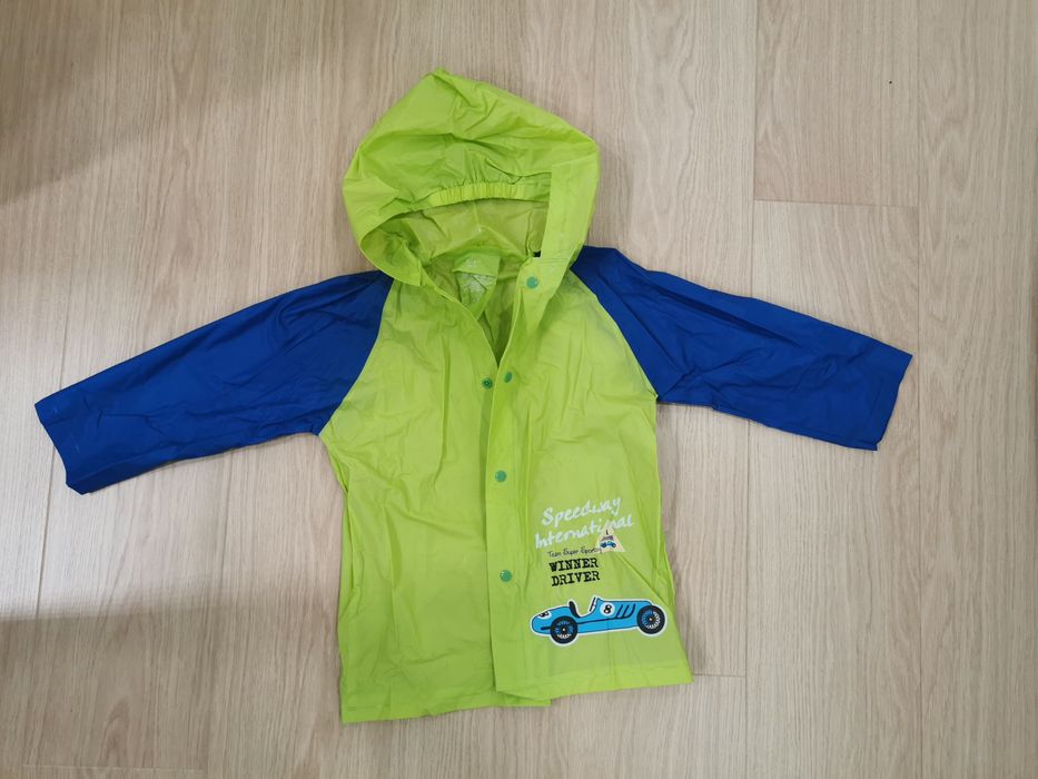 Płaszcz przeciwdeszczowy r. 104