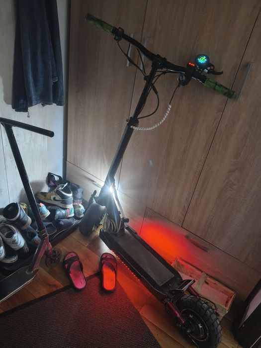 Witam mam na sprzedaż hulajnoga elektryczna kugoo kirin M4 pro