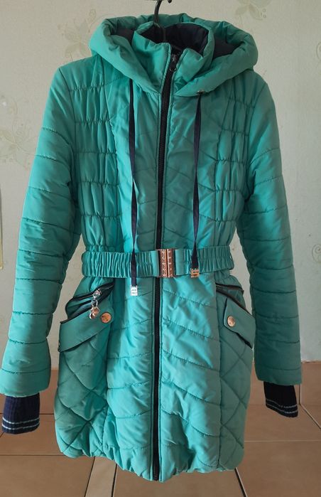 Теплое пальто на школьницу