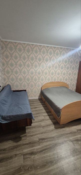 Сдам посуточно 1 квартиру бабурка,  5 больница детская. Новгородская