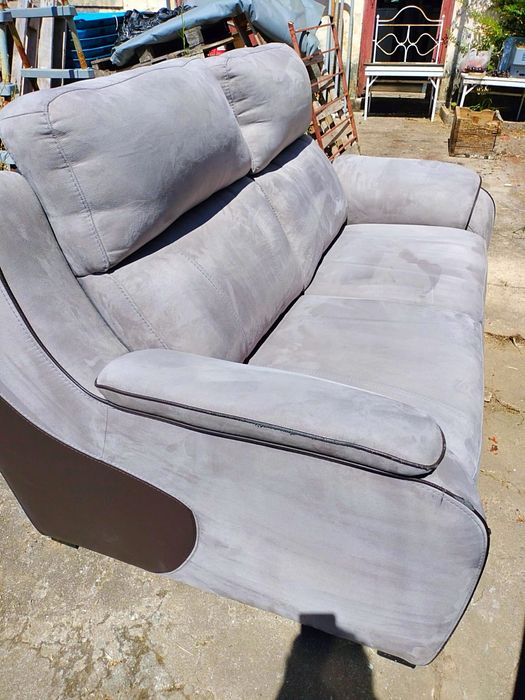 Sofá em camurça em excelente estado