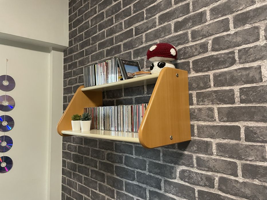 Prateleira de madeira