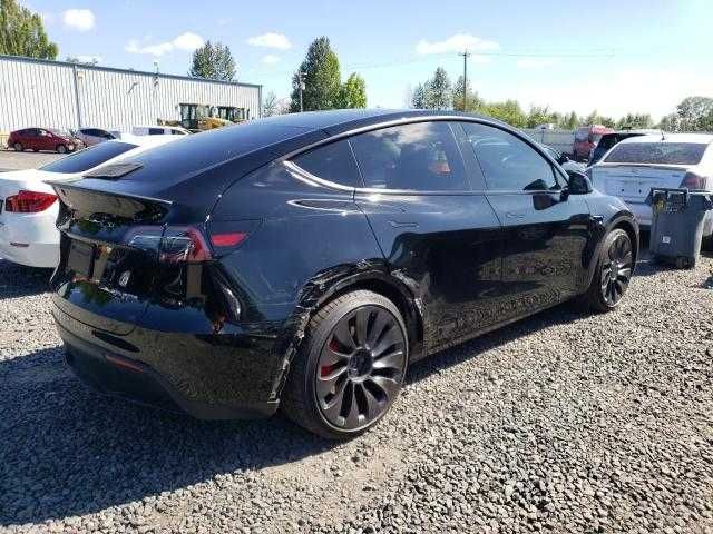 Tesla Model Y 2023 /