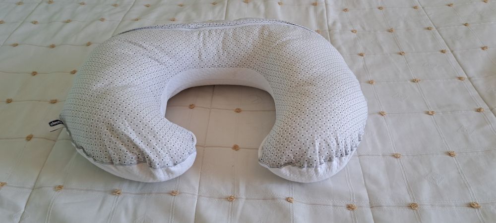 Chicco Nursing Pillow428875585694607361