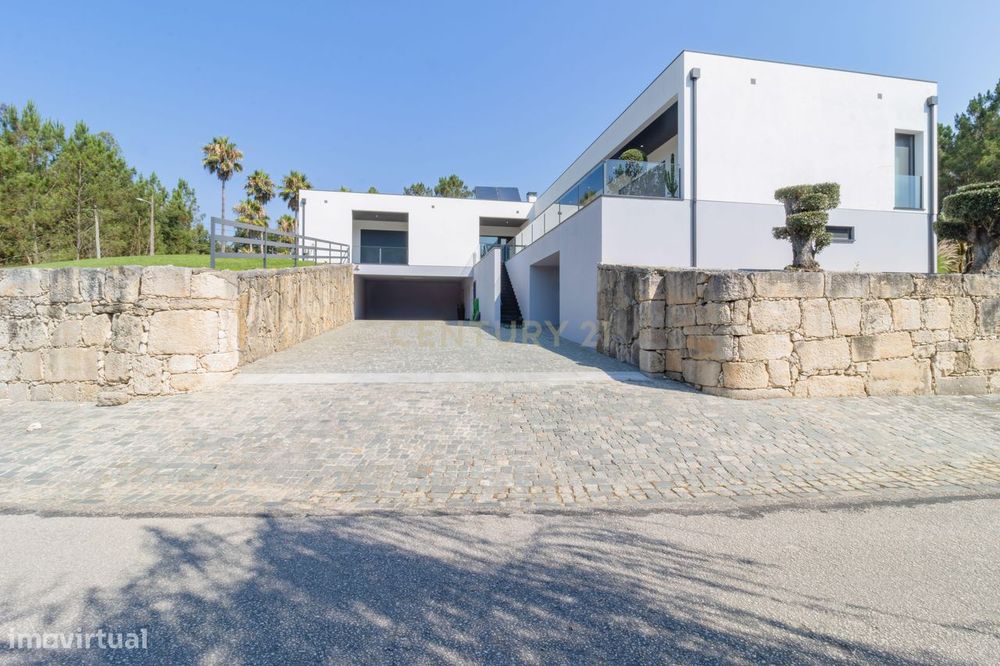 Luxuosa Moradia T3+1 | Pombal |