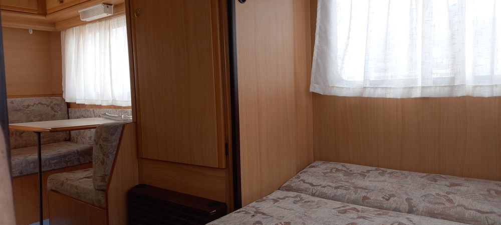 Caravana DETHLEFFS c / WC e avançado