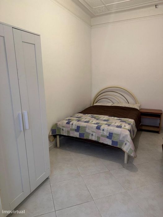Quarto - localizado em Alameda Lisbon