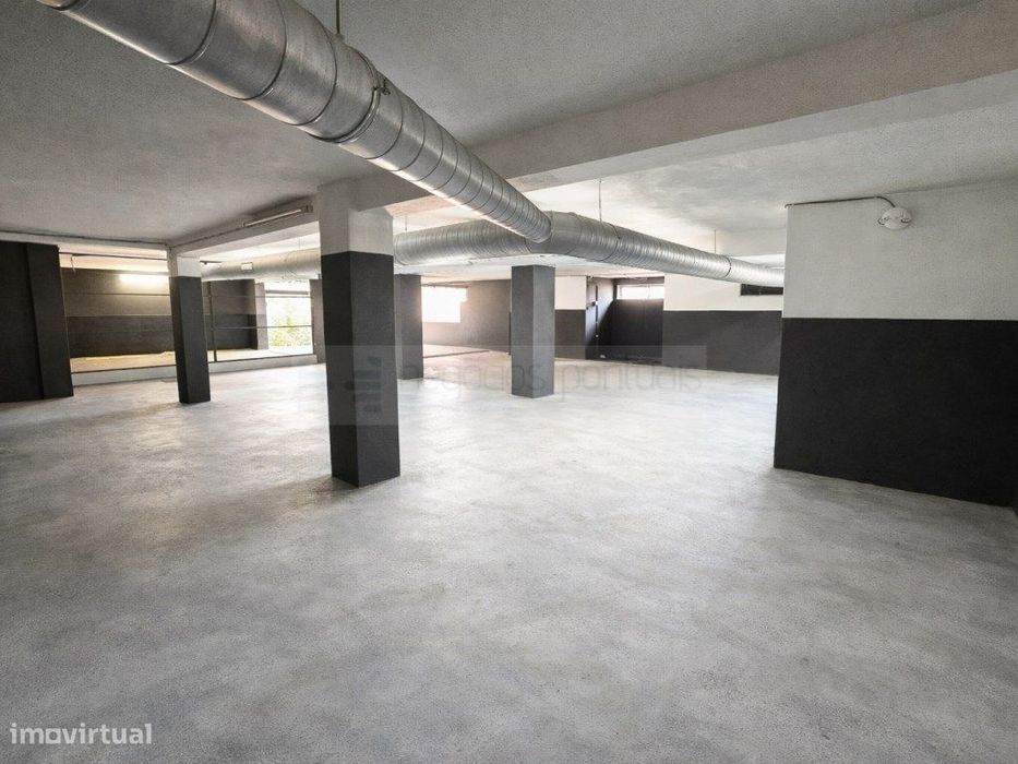 Armazém ou garagem no centro da cidade