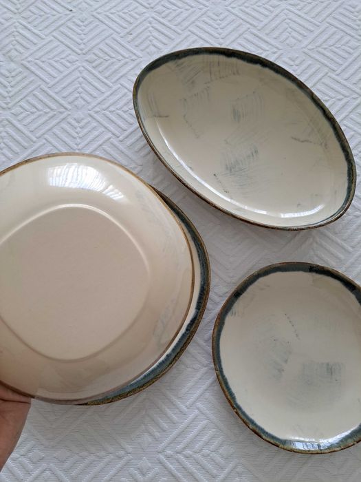 Conjunto pratos sopa, rasos, sobremesa