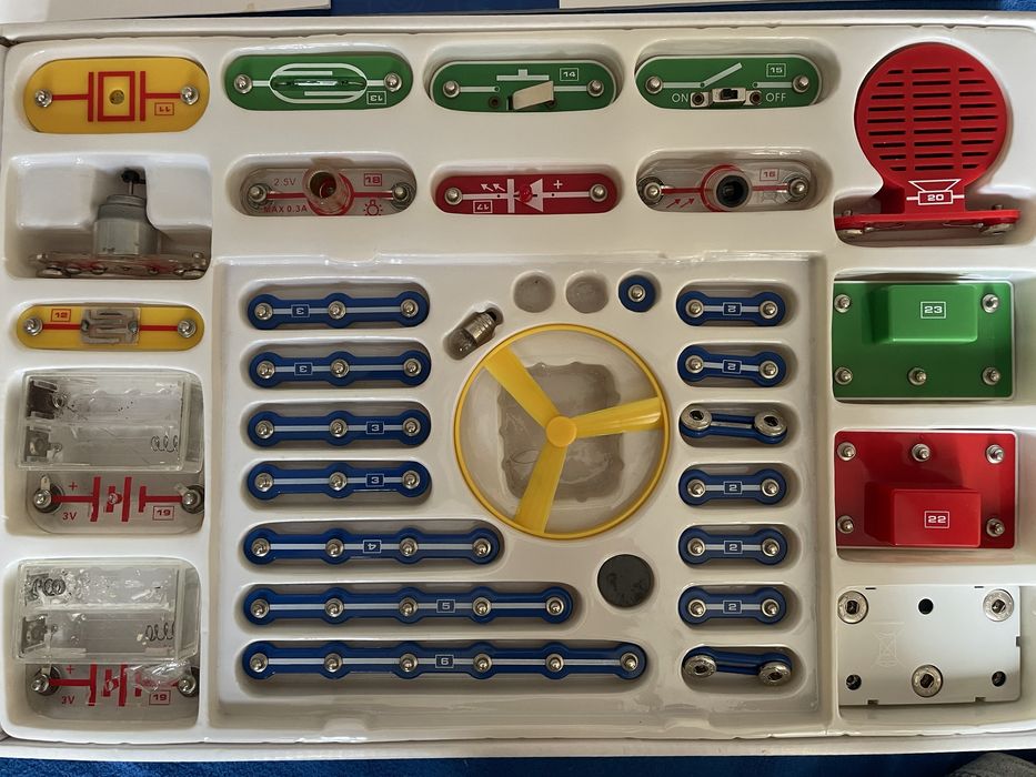 Знаток, конструктор, 180 схем