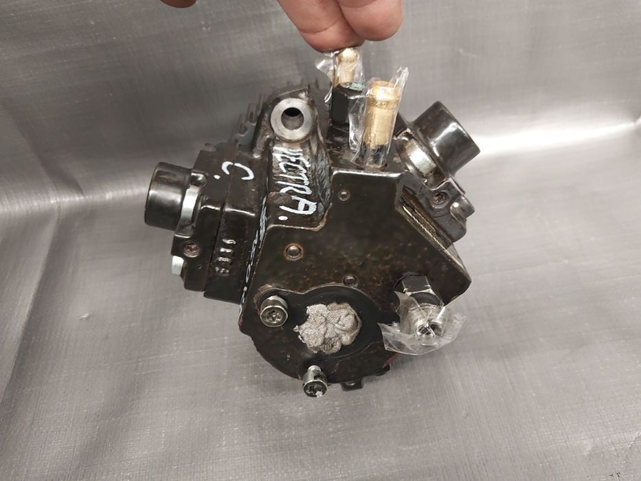 Stan BDB 1.9 CDTI 150KM Vectra C Signum Zafira B Astra H pompa paliwa