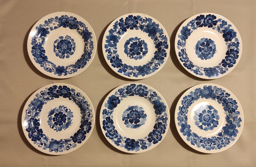 Komplet talerzy fajansowych 18 sztuk