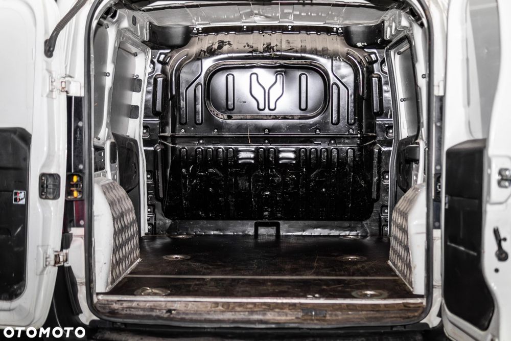 Wynajem opel combo fiat doblo blaszak 1.3d  fv 23% wypozyczalnia aut