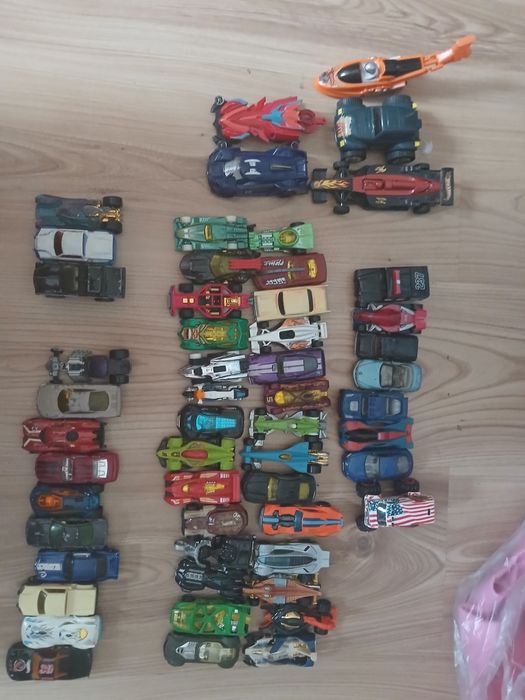 Hot wheels samochód,rysorak,karty,magazyn,zestaw 36aut