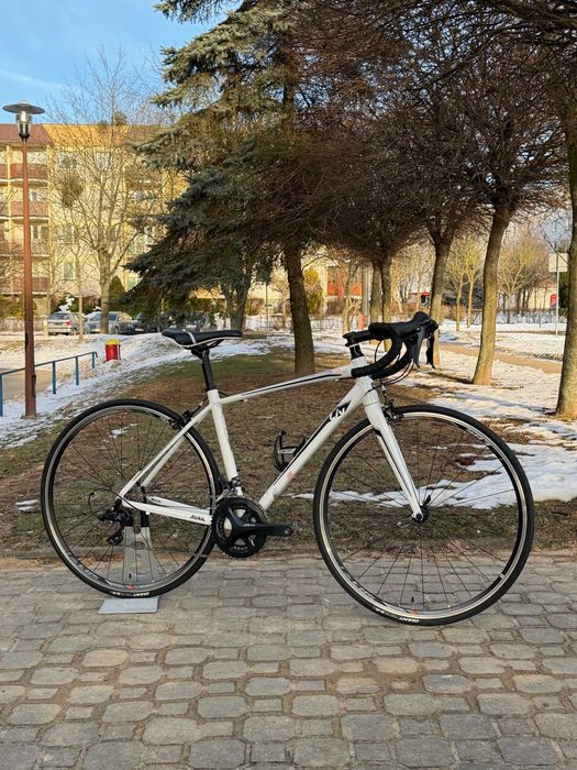 Rower szosowy Giant Liv Avail Shimano Sora 2x9 S