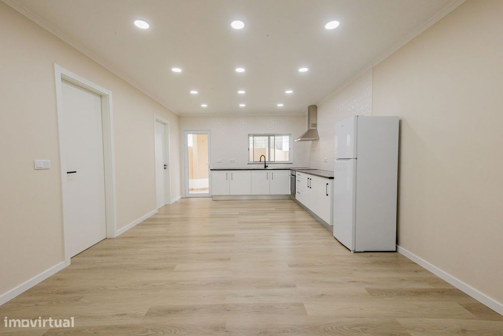 Apartamento T2 com vistas para o campo em Arrifes