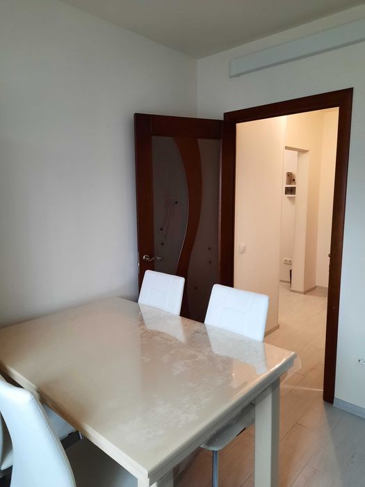 Затишна 2х кім. квартира 3хв від басейну  вільна