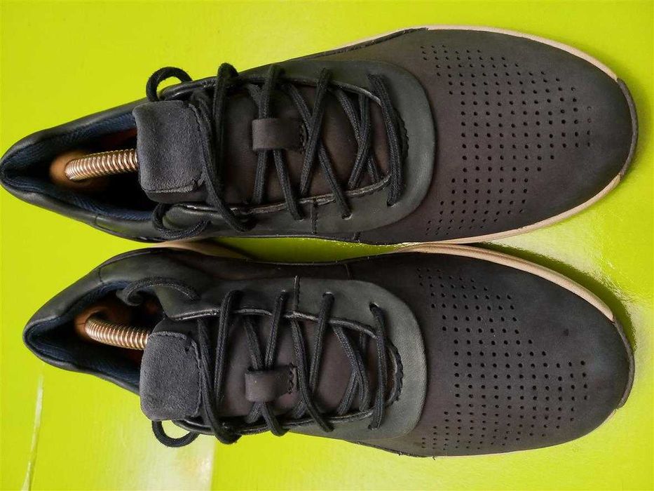 Кроссовки Clarks  ОРИГИНАЛЬНЫЕ женские кожаные 37 РАЗМЕР