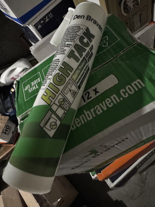 Klej  do wszystkiego sklei stal, beton , szklo , plytki