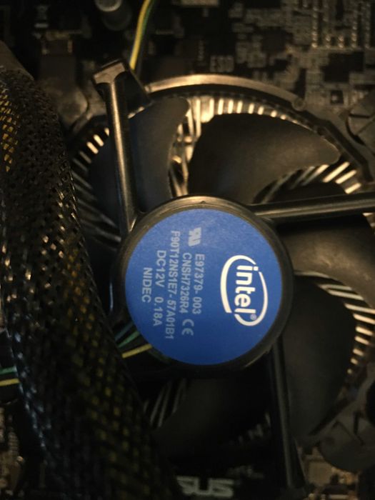 Компьютер игровой. Цена за блок и монитор.