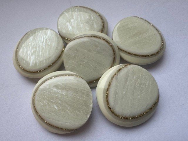 Пуговицы для блузы, платья - беж, перламутр, d = 2 см