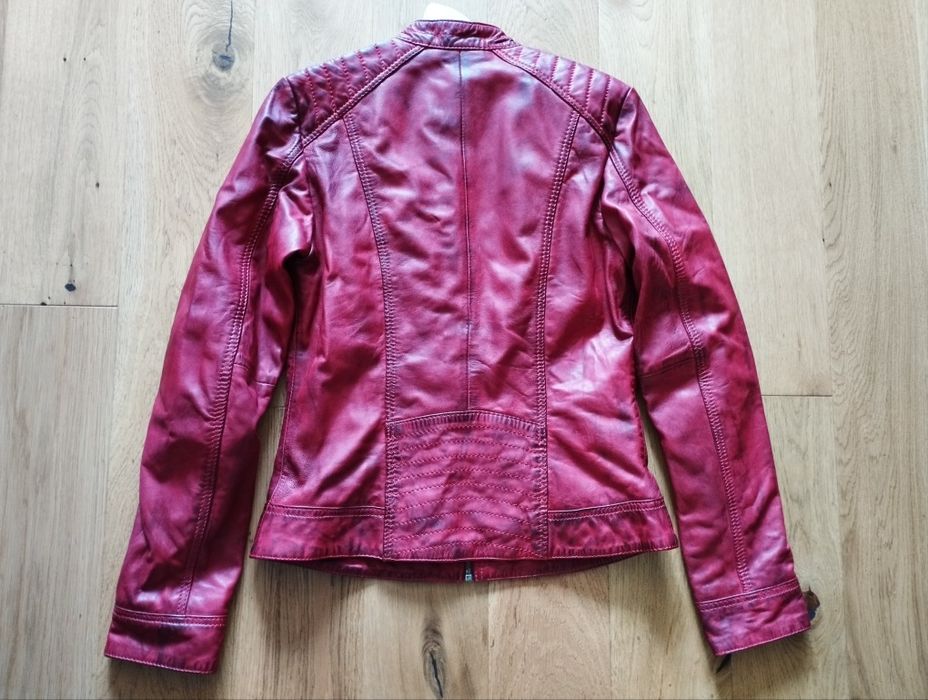 Nowa skórzana kurtka 34