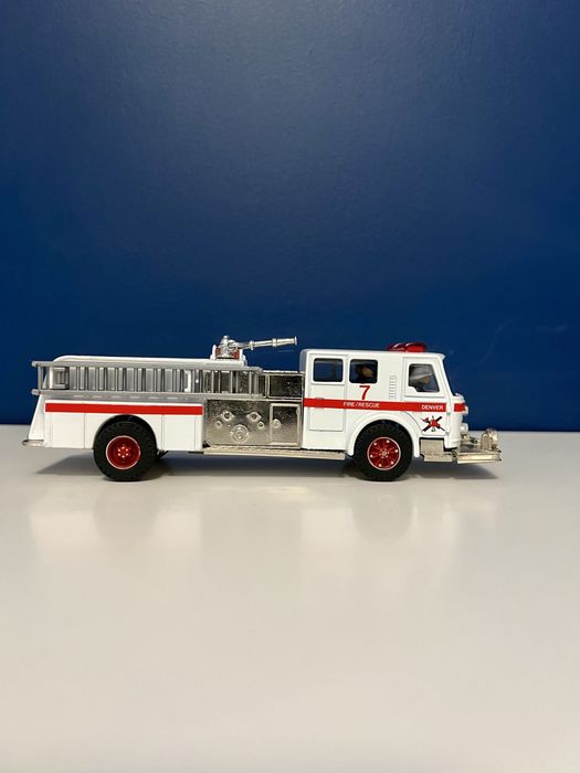 American LaFrance Denver Fire #97325 Limited Edition Corgi Classics