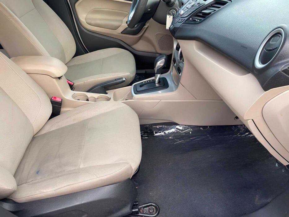 Ford Fiesta SE      2018