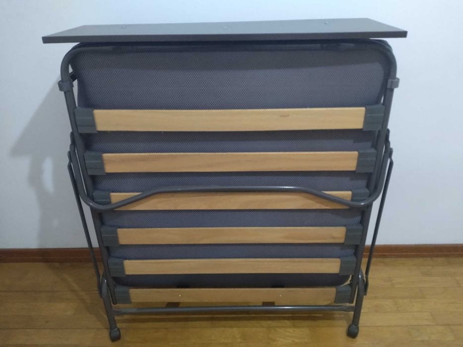 Excelente cama dobrável