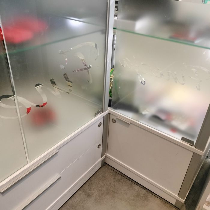 Komplet mebli sklepowych/ wyspa