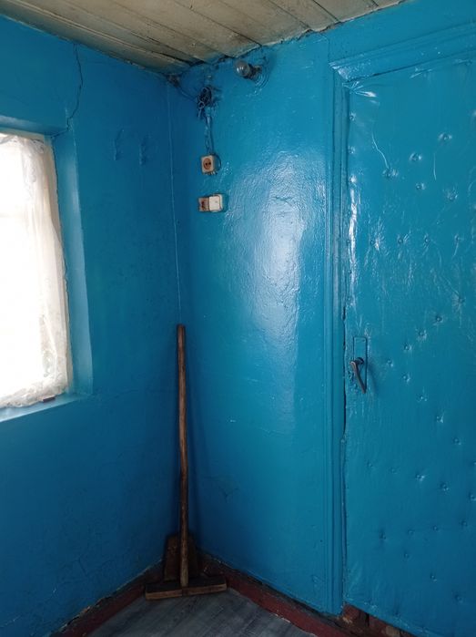 Будинок  біля міста. 380 ВОЛЬТ. Є-ВІДНОВЛЕННЯ.