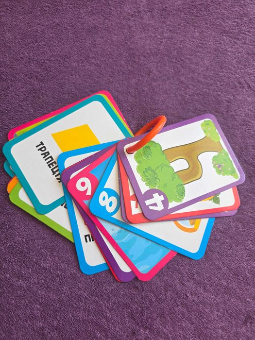 Розвиваючі картки на кільці. Розумні картки. Картки для розвитку.