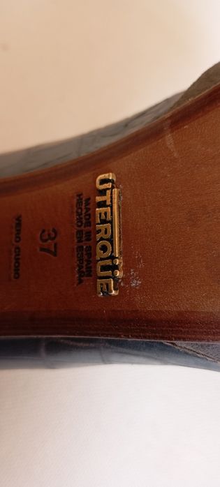 Sapato salto alto cinza em pele Marca Uterque