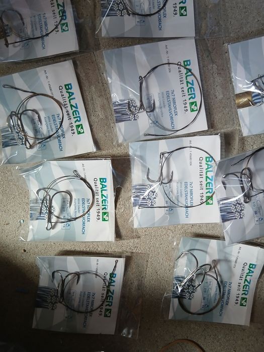 10 paczek nowych przyponów balzer z kotwiczkami
